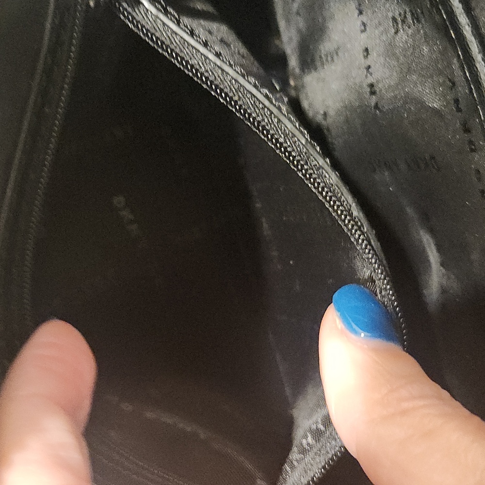DKNY Black Crossbody Camera Style Bag - Picture 6 of 12